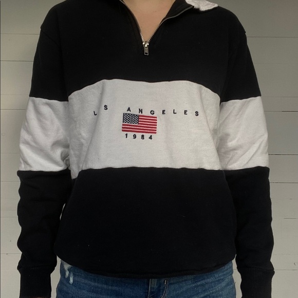 White and navy Brandy Melville sweater - Picture 1 of 2